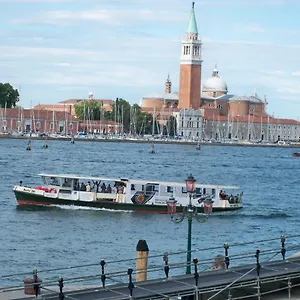 https://locazione-mery.hotelinveneto.com