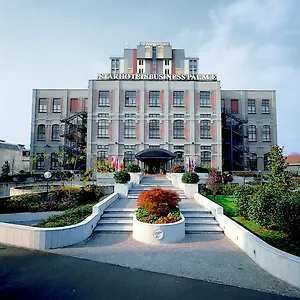 **** Otel Starhotels Business Palace İtalya